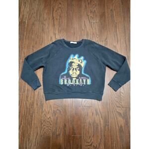 Daydreamer Anthropologie Pullover S Washed Black Biggie King of Brooklyn Graphic